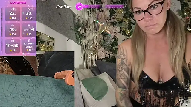 Snapshot of Tatjana_Sue chatting on January 1, 2025, 4:07 pm Tatjana Sue online show from January 1, 2025, 4:07 pm