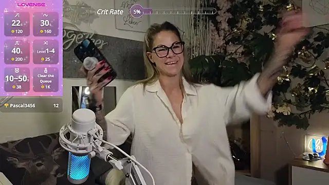 Snapshot of Tatjana_Sue chatting on January 22, 2025, 8:06 pm Tatjana Sue online show from January 22, 2025, 8:06 pm