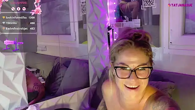 Snapshot of Tatjana_Sue chatting on July 8, 2026, 8:35 pm Tatjana Sue online show from July 8, 2026, 8:35 pm