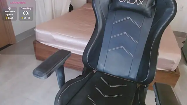 Lin SiYee online show from March 10, 2025, 2:39 am