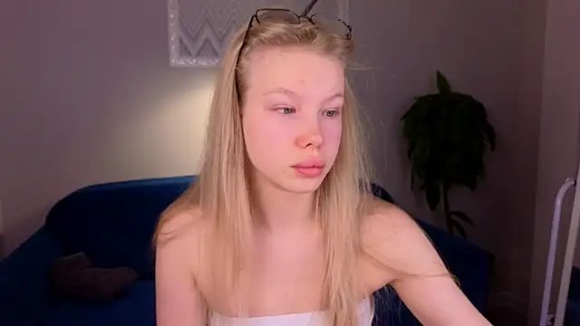 Sarra Cooper online show from December 26, 2024, 1:07 am