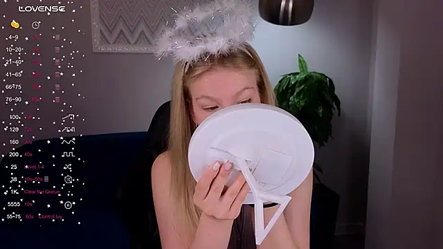 Sarra Cooper online show from January 20, 2025, 1:18 am