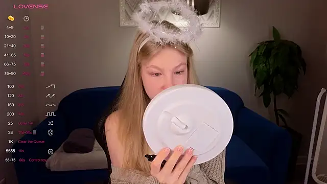 Sarra Cooper online show from February 12, 2025, 1:09 am