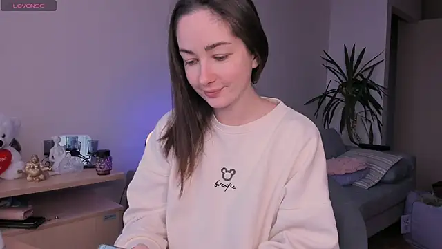 cClandesTina online show from December 5, 2024, 1:38 pm