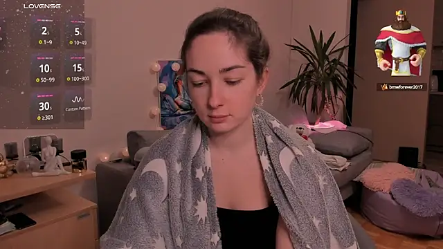 cClandesTina online show from December 23, 2024, 8:25 pm