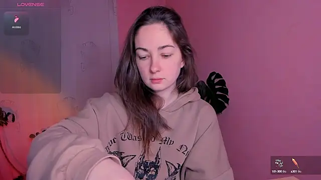 cClandesTina online show from March 21, 2025, 8:40 pm