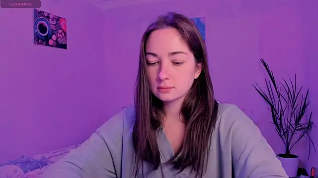 cClandesTina online show from October 10, 2025, 7:46 pm