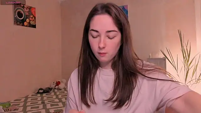 cClandesTina online show from November 21, 2025, 5:00 pm