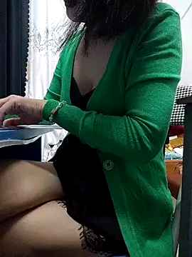 Haralushiaaa online show from November 4, 2025, 3:44 pm