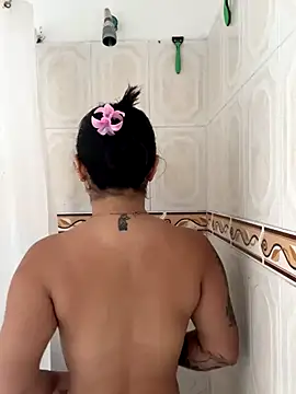 Pretty Isadora online show from November 25, 2025, 6:19 pm