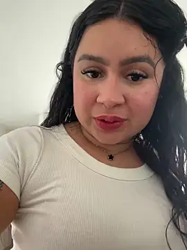 Snapshot of Pretty_Isadora chatting on February 14, 2026, 9:00 pm Pretty Isadora online show from February 14, 2026, 9:00 pm