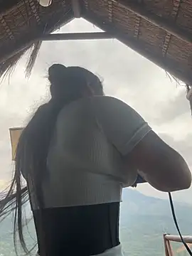 Snapshot of Pretty_Isadora chatting on February 23, 2026, 9:45 pm Pretty Isadora online show from February 23, 2026, 9:45 pm