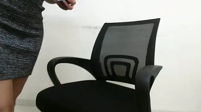 lololips online show from March 10, 2025, 5:50 pm