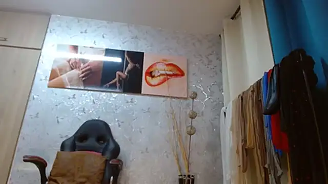 Snapshot of Samantabrown_ chatting on February 4, 2026, 11:16 am Samantabrown online show from February 4, 2026, 11:16 am