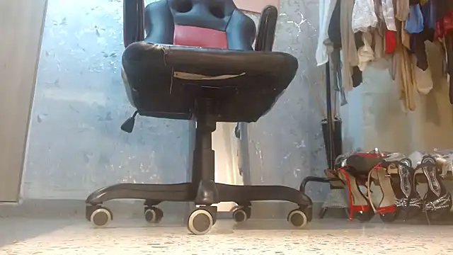 Samantabrown  online show from April 4, 2026, 11:08 am