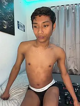 alejo cute online show from May 24, 2026, 3:50 pm