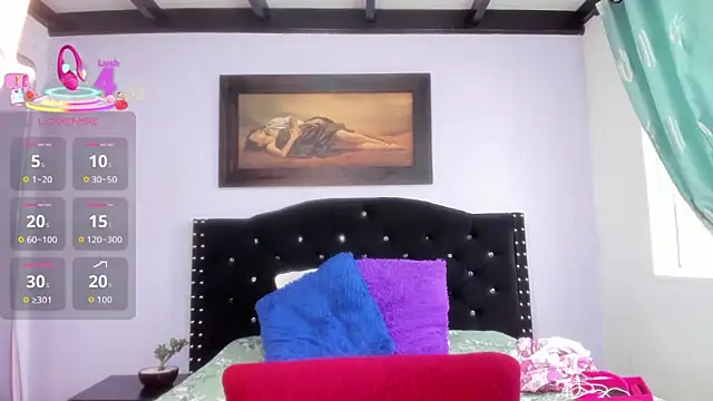 Snapshot of Alexandra_Torress chatting on October 14, 2025, 4:19 pm Alexandra Torress online show from October 14, 2025, 4:19 pm