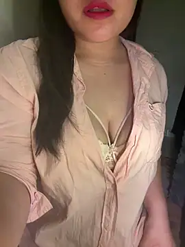 --Lyly-- online show from March 25, 2026, 4:02 pm