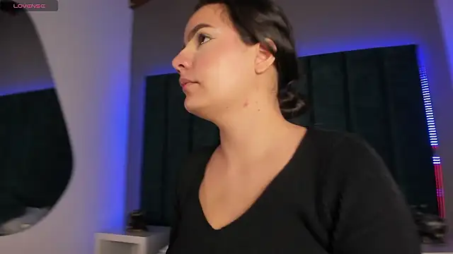 Snapshot of IsabellaGrey19 chatting on January 13, 2026, 8:14 pm IsabellaGrey19 online show from January 13, 2026, 8:14 pm