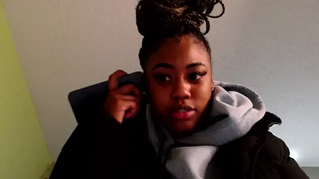 Snapshot of BriannaBrave chatting on December 9, 2024, 1:40 am BriannaBrave online show from December 9, 2024, 1:40 am