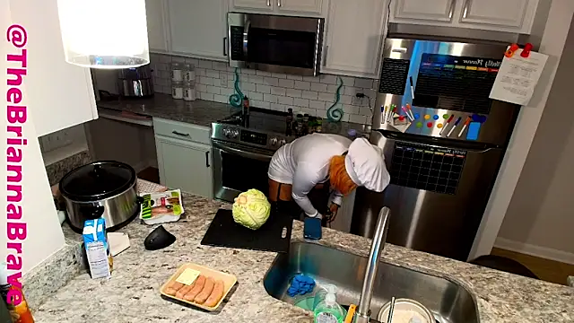 Snapshot of BriannaBrave chatting on November 23, 2025, 4:23 am BriannaBrave online show from November 23, 2025, 4:23 am