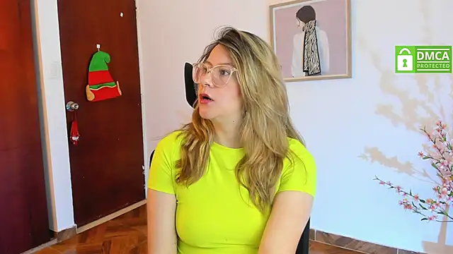 Chanelll Taylorr  online show from January 5, 2025, 4:06 pm