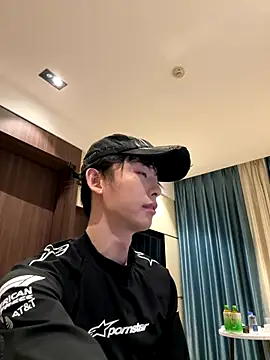 1a1a1alll online show from November 24, 2025, 3:12 pm