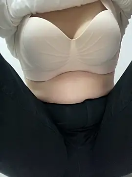 Milk Mom99 online show from March 8, 2026, 9:57 am