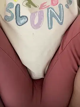 Milk Mom99 online show from March 17, 2026, 6:28 am