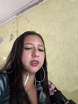 Snapshot of Lau_Beauty chatting on June 11, 2026, 8:40 pm Lau Beauty online show from June 11, 2026, 8:40 pm