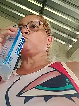 Snapshot of natally_ross21 chatting on January 8, 2025, 3:28 pm natally ross21 online show from January 8, 2025, 3:28 pm