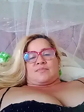 Snapshot of natally_ross21 chatting on February 9, 2025, 9:17 pm natally ross21 online show from February 9, 2025, 9:17 pm