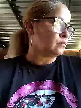 Snapshot of natally_ross21 chatting on May 7, 2026, 2:44 pm natally ross21 online show from May 7, 2026, 2:44 pm