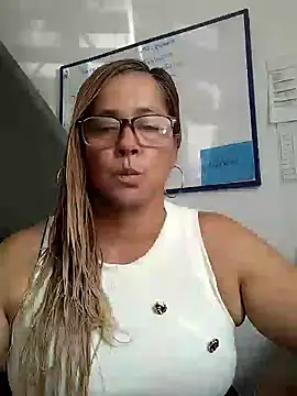 Snapshot of natally_ross21 chatting on June 11, 2026, 2:15 pm natally ross21 online show from June 11, 2026, 2:15 pm