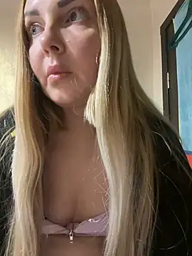 Snapshot of Aleksandrakis chatting on January 21, 2025, 10:19 pm Aleksandrakis online show from January 21, 2025, 10:19 pm