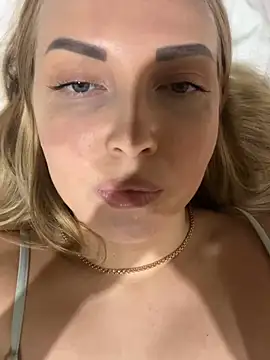 Snapshot of Aleksandrakis chatting on February 4, 2025, 5:45 pm Aleksandrakis online show from February 4, 2025, 5:45 pm