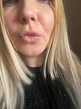 Snapshot of Aleksandrakis chatting on February 20, 2025, 1:19 pm Aleksandrakis online show from February 20, 2025, 1:19 pm