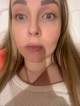 Snapshot of Aleksandrakis chatting on February 22, 2025, 6:30 pm Aleksandrakis online show from February 22, 2025, 6:30 pm