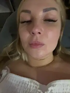 Snapshot of Aleksandrakis chatting on March 4, 2025, 7:54 pm Aleksandrakis online show from March 4, 2025, 7:54 pm