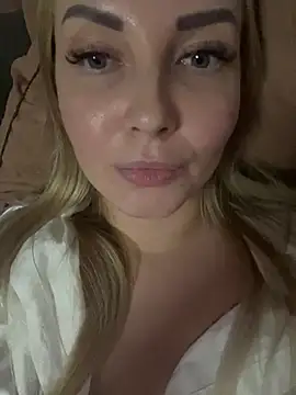 Snapshot of Aleksandrakis chatting on March 10, 2025, 4:46 pm Aleksandrakis online show from March 10, 2025, 4:46 pm