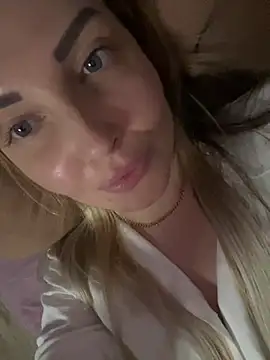 Snapshot of Aleksandrakis chatting on March 14, 2025, 5:02 pm Aleksandrakis online show from March 14, 2025, 5:02 pm