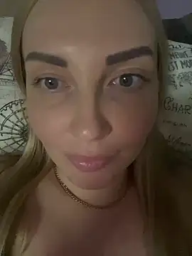 Snapshot of Aleksandrakis chatting on March 22, 2025, 10:59 pm Aleksandrakis online show from March 22, 2025, 10:59 pm