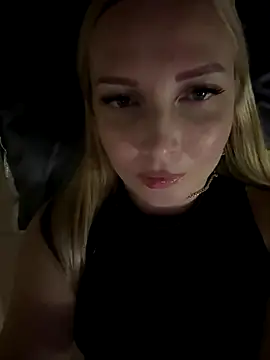 Snapshot of Aleksandrakis chatting on September 21, 2025, 12:18 pm Aleksandrakis online show from September 21, 2025, 12:18 pm