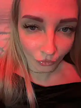 Snapshot of Aleksandrakis chatting on September 29, 2025, 6:35 pm Aleksandrakis online show from September 29, 2025, 6:35 pm