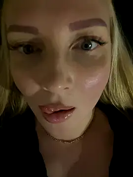 Snapshot of Aleksandrakis chatting on October 13, 2025, 6:41 pm Aleksandrakis online show from October 13, 2025, 6:41 pm