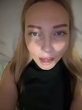 Snapshot of Aleksandrakis chatting on November 15, 2025, 8:38 pm Aleksandrakis online show from November 15, 2025, 8:38 pm