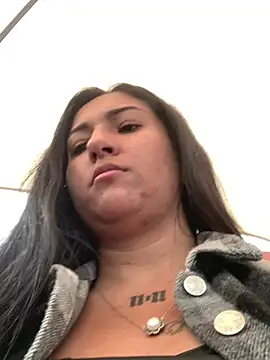 luna asss online show from February 25, 2025, 1:28 pm