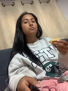 luna asss online show from September 24, 2025, 1:36 pm