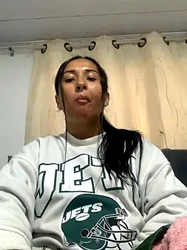 luna asss online show from October 7, 2025, 3:09 pm