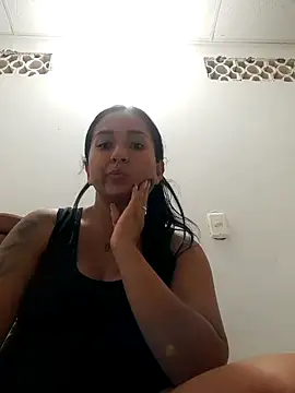 luna asss online show from April 17, 2026, 12:02 am